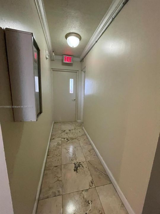 Recently Sold: $435,000 (1 beds, 2 baths, 790 Square Feet)