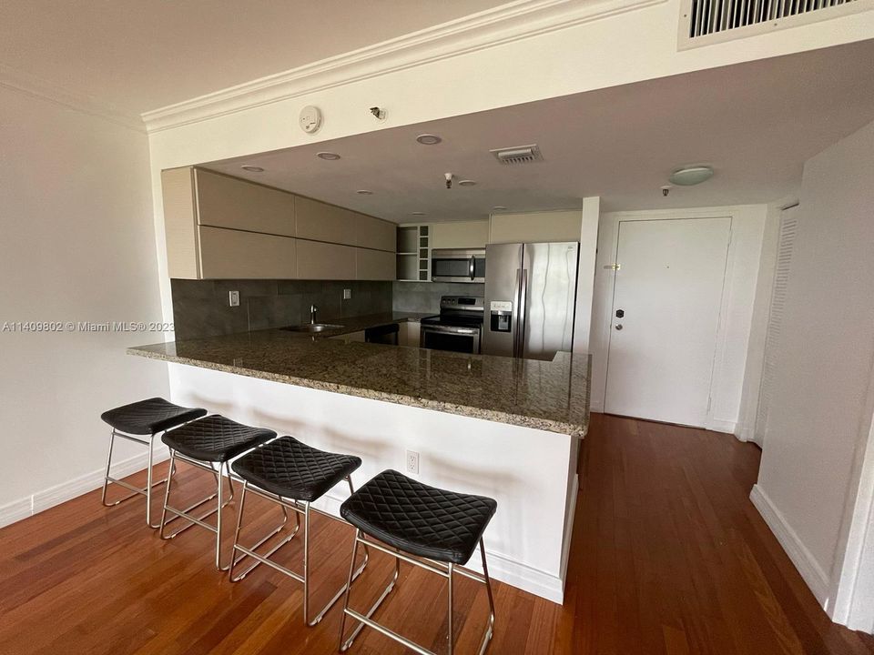 Recently Sold: $435,000 (1 beds, 2 baths, 790 Square Feet)