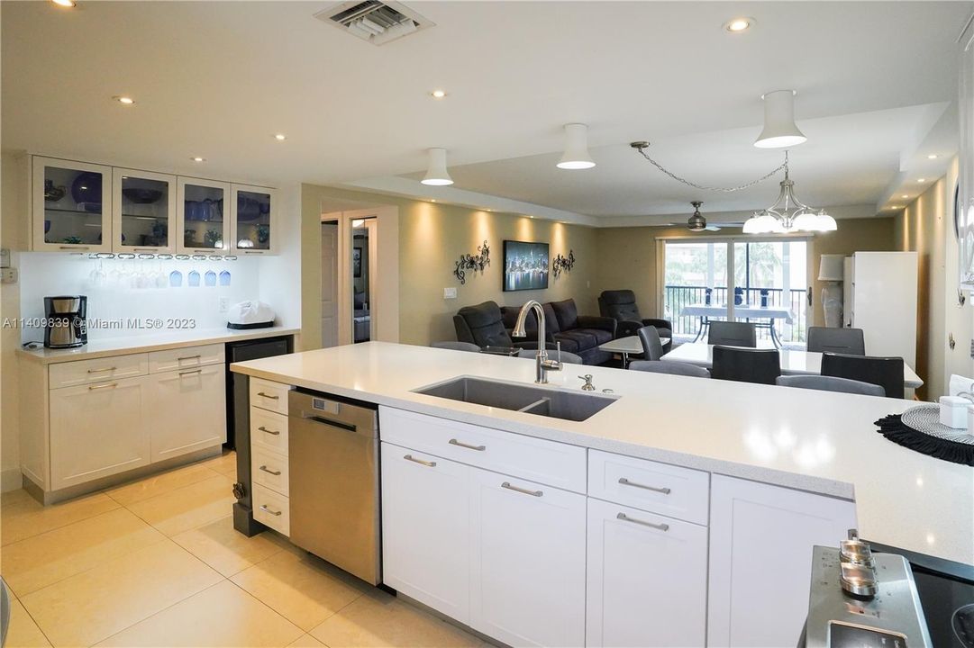 Recently Sold: $339,900 (2 beds, 2 baths, 1190 Square Feet)