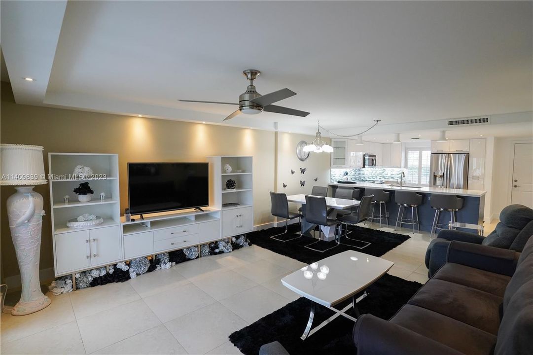 Recently Sold: $339,900 (2 beds, 2 baths, 1190 Square Feet)