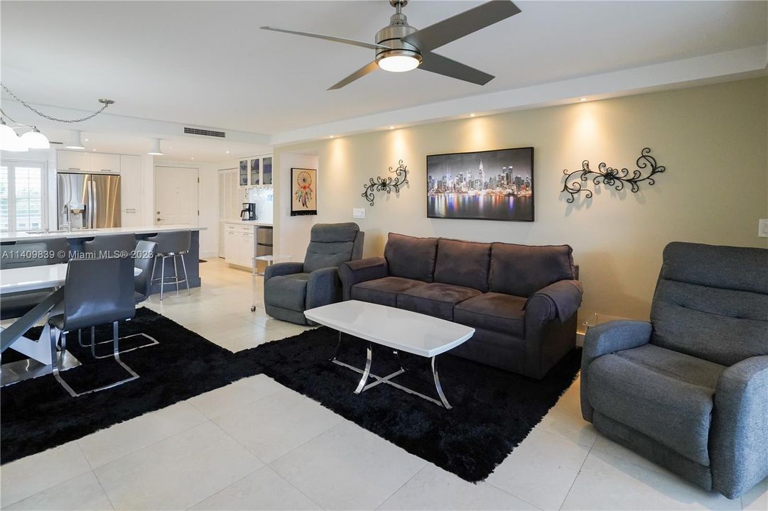 Recently Sold: $339,900 (2 beds, 2 baths, 1190 Square Feet)