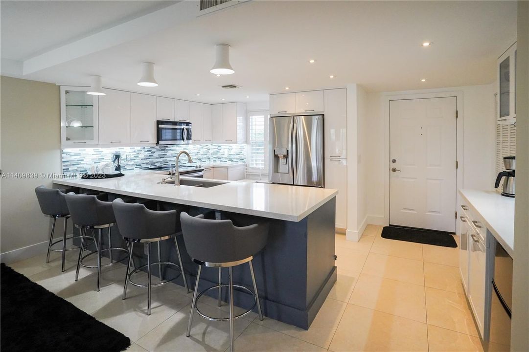 Recently Sold: $339,900 (2 beds, 2 baths, 1190 Square Feet)