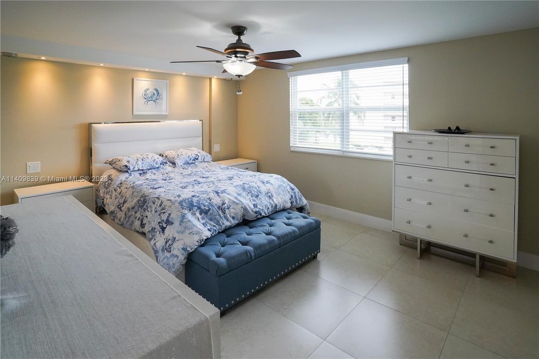 Recently Sold: $339,900 (2 beds, 2 baths, 1190 Square Feet)