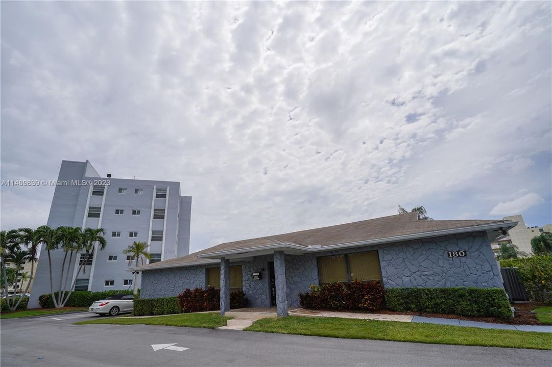 Recently Sold: $339,900 (2 beds, 2 baths, 1190 Square Feet)