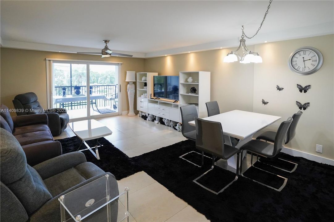 Recently Sold: $339,900 (2 beds, 2 baths, 1190 Square Feet)