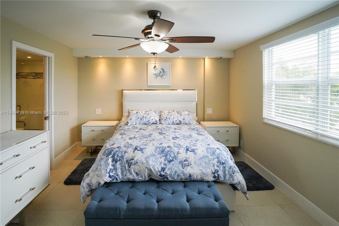 Recently Sold: $339,900 (2 beds, 2 baths, 1190 Square Feet)