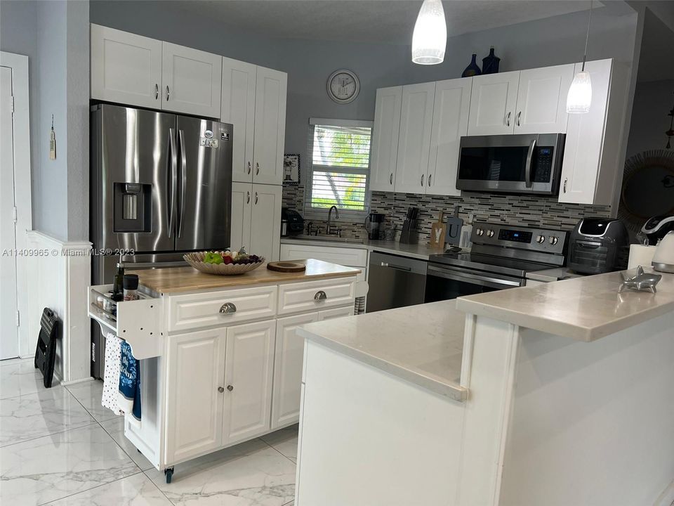 Recently Sold: $580,000 (3 beds, 2 baths, 1631 Square Feet)