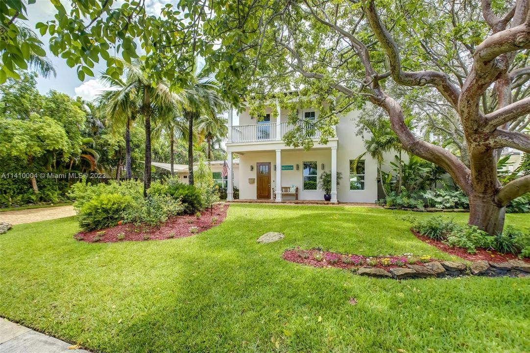 Recently Sold: $2,385,000 (4 beds, 4 baths, 3278 Square Feet)