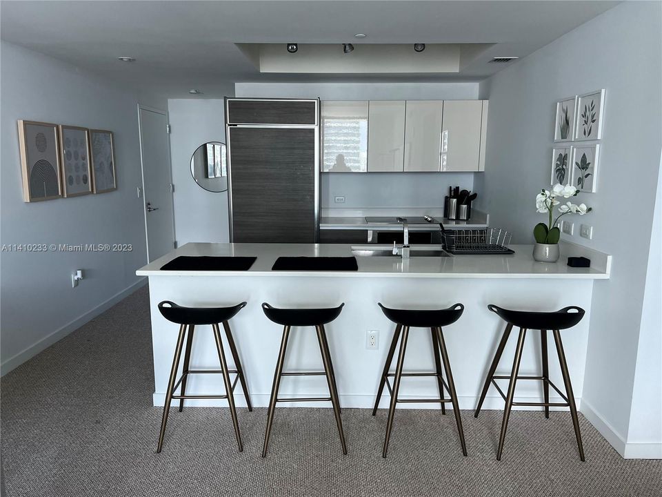 最近租的: $4,000 (2 贝兹, 2 浴室, 910 平方英尺)