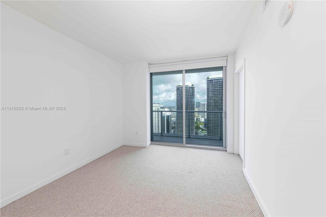 最近租的: $4,000 (2 贝兹, 2 浴室, 910 平方英尺)