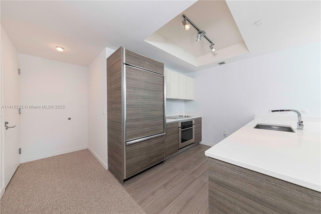 最近租的: $4,000 (2 贝兹, 2 浴室, 910 平方英尺)