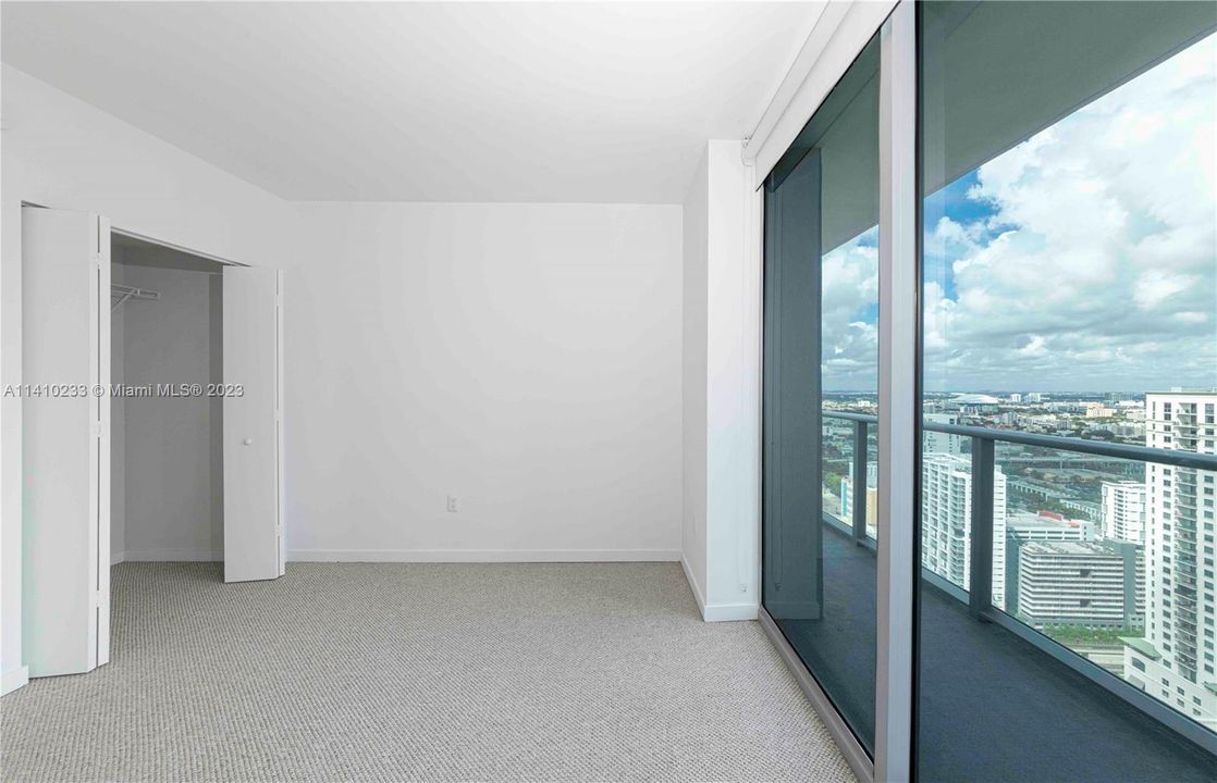 最近租的: $4,000 (2 贝兹, 2 浴室, 910 平方英尺)