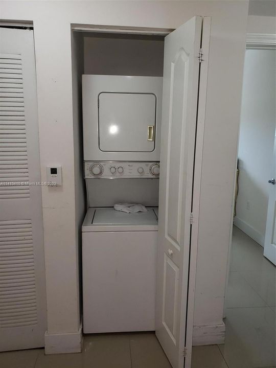 Recently Sold: $420,000 (2 beds, 2 baths, 1010 Square Feet)