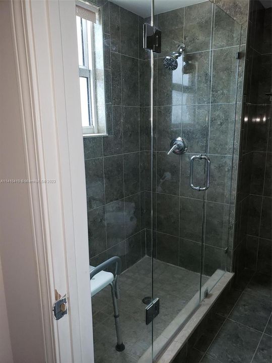 Recently Sold: $420,000 (2 beds, 2 baths, 1010 Square Feet)