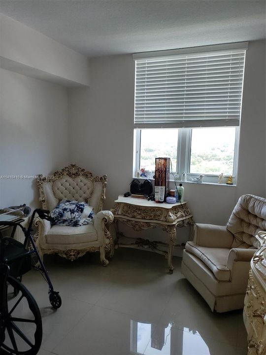 Recently Sold: $420,000 (2 beds, 2 baths, 1010 Square Feet)