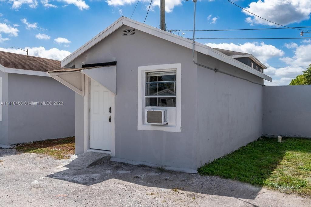 Recently Rented: $595 (1 beds, 1 baths, 288 Square Feet)