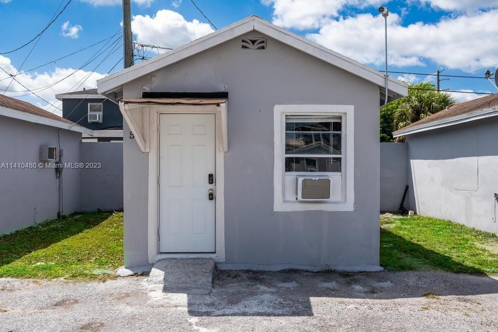 Recently Rented: $595 (1 beds, 1 baths, 288 Square Feet)