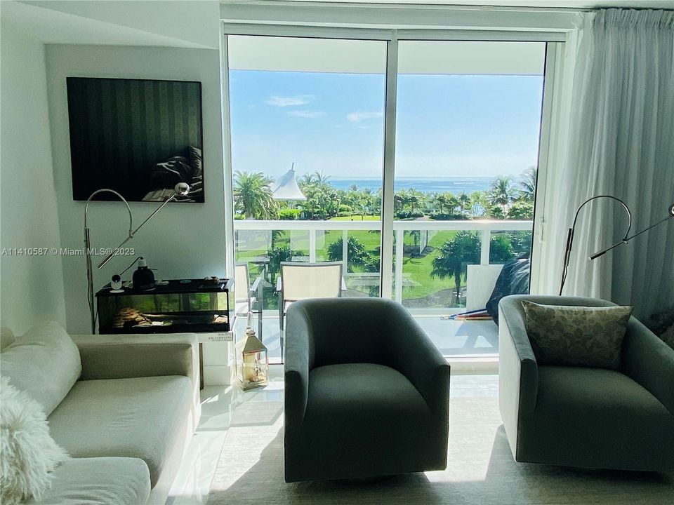 Recently Sold: $1,499,000 (2 beds, 2 baths, 1056 Square Feet)