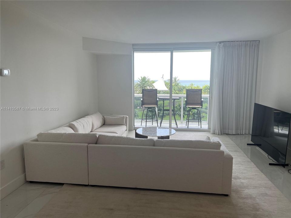 Recently Sold: $1,499,000 (2 beds, 2 baths, 1056 Square Feet)