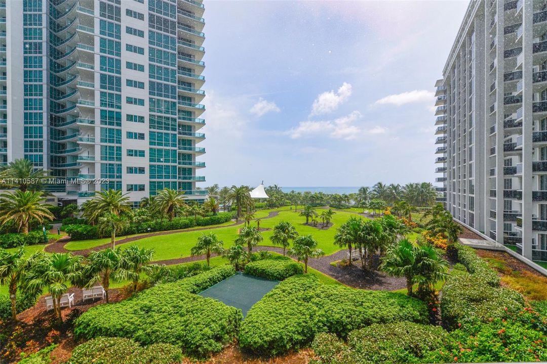 Recently Sold: $1,499,000 (2 beds, 2 baths, 1056 Square Feet)
