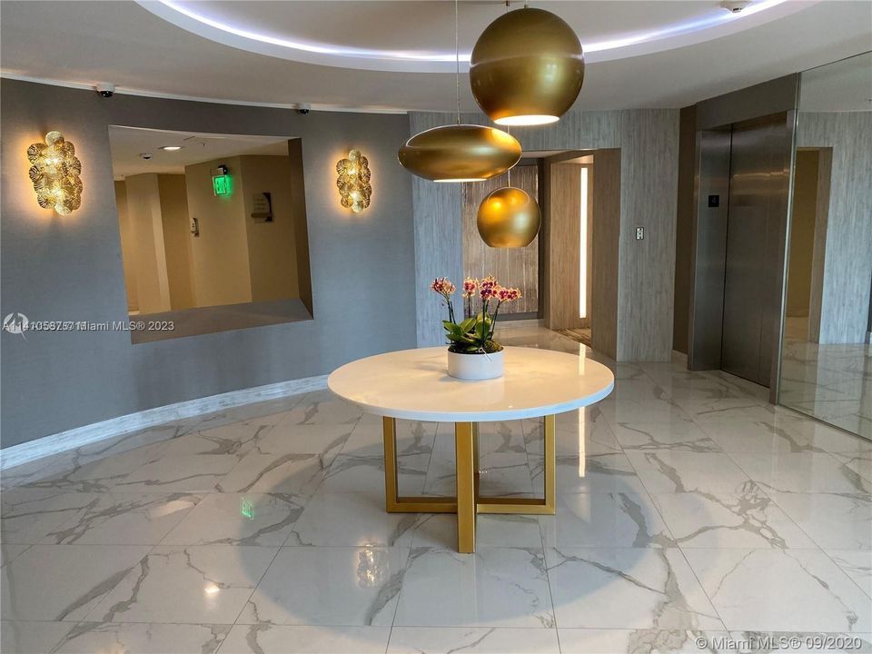 Recently Sold: $1,499,000 (2 beds, 2 baths, 1056 Square Feet)