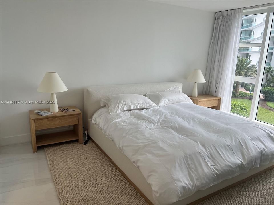 Recently Sold: $1,499,000 (2 beds, 2 baths, 1056 Square Feet)