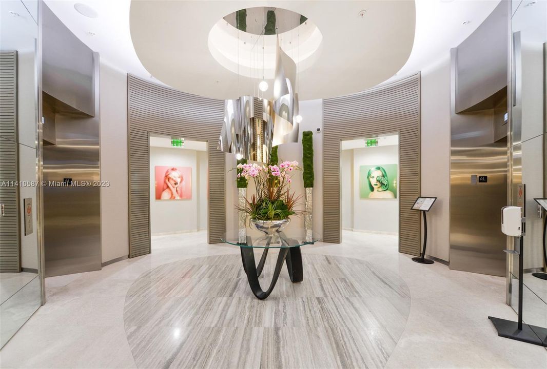 Recently Sold: $1,499,000 (2 beds, 2 baths, 1056 Square Feet)