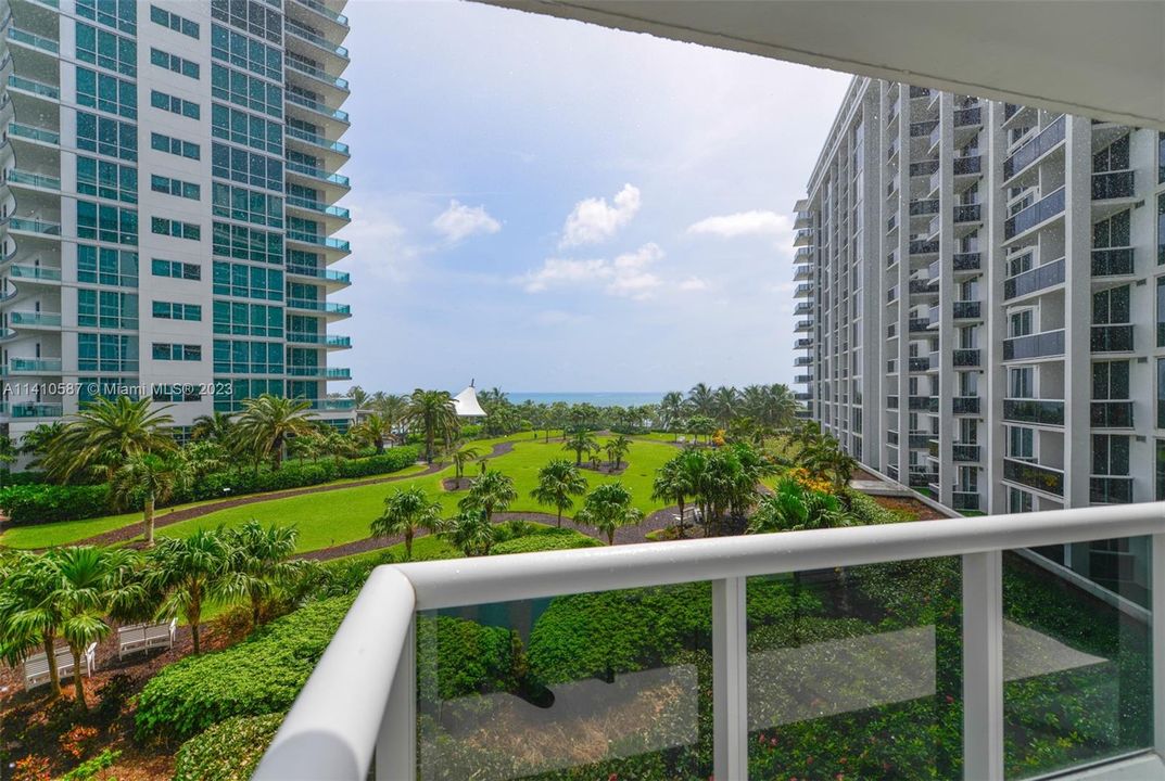 Recently Sold: $1,499,000 (2 beds, 2 baths, 1056 Square Feet)