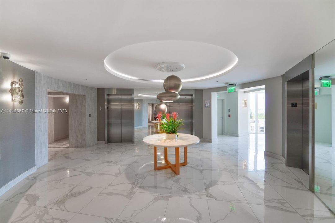 Recently Sold: $1,499,000 (2 beds, 2 baths, 1056 Square Feet)