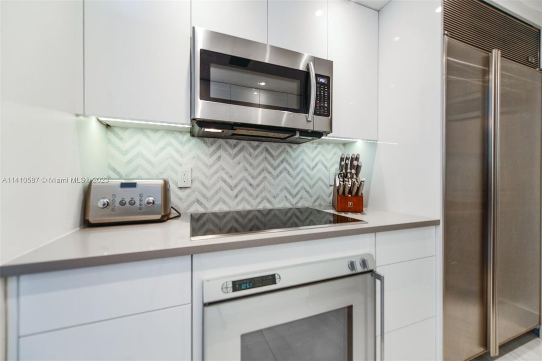 Recently Sold: $1,499,000 (2 beds, 2 baths, 1056 Square Feet)