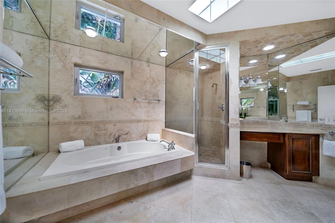 Recently Rented: $15,000 (4 beds, 3 baths, 3962 Square Feet)