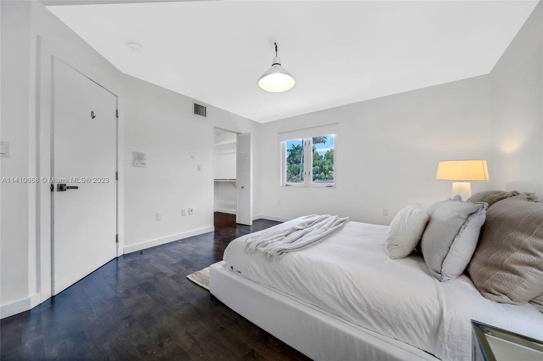 Recently Rented: $15,000 (4 beds, 3 baths, 3962 Square Feet)