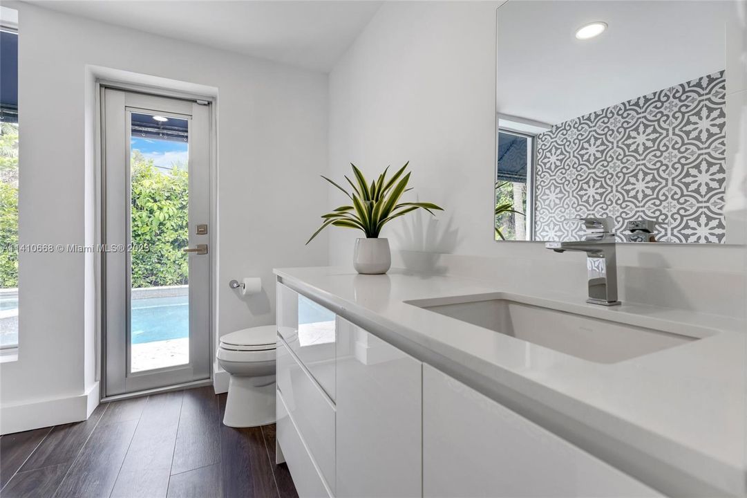 Recently Rented: $15,000 (4 beds, 3 baths, 3962 Square Feet)