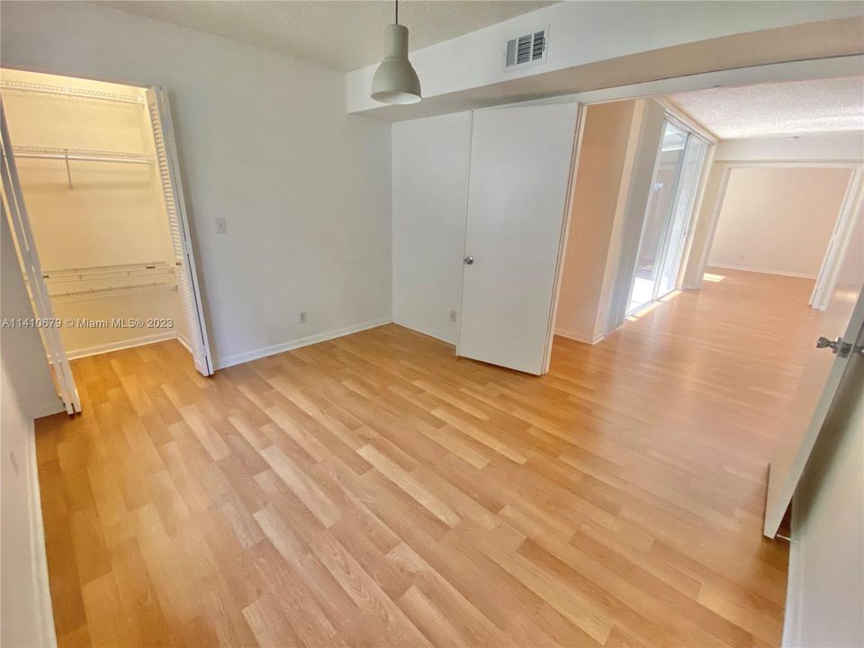 Recently Rented: $2,400 (2 beds, 2 baths, 1323 Square Feet)