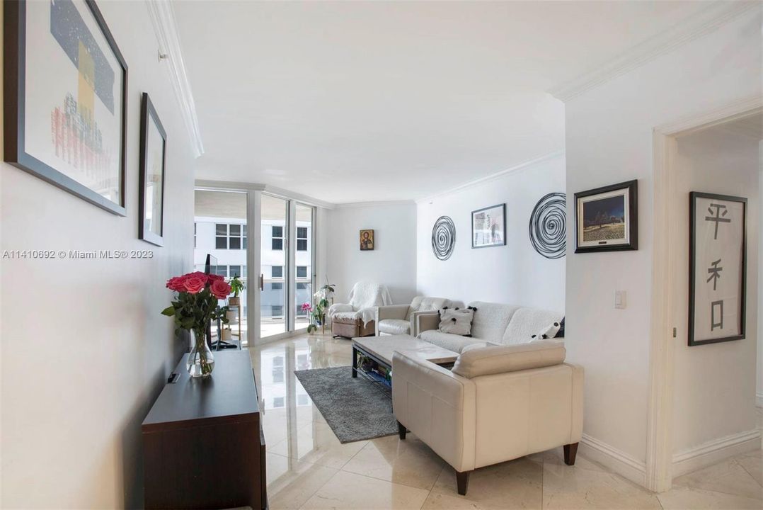 For Sale: $1,295,000 (2 beds, 2 baths, 1490 Square Feet)