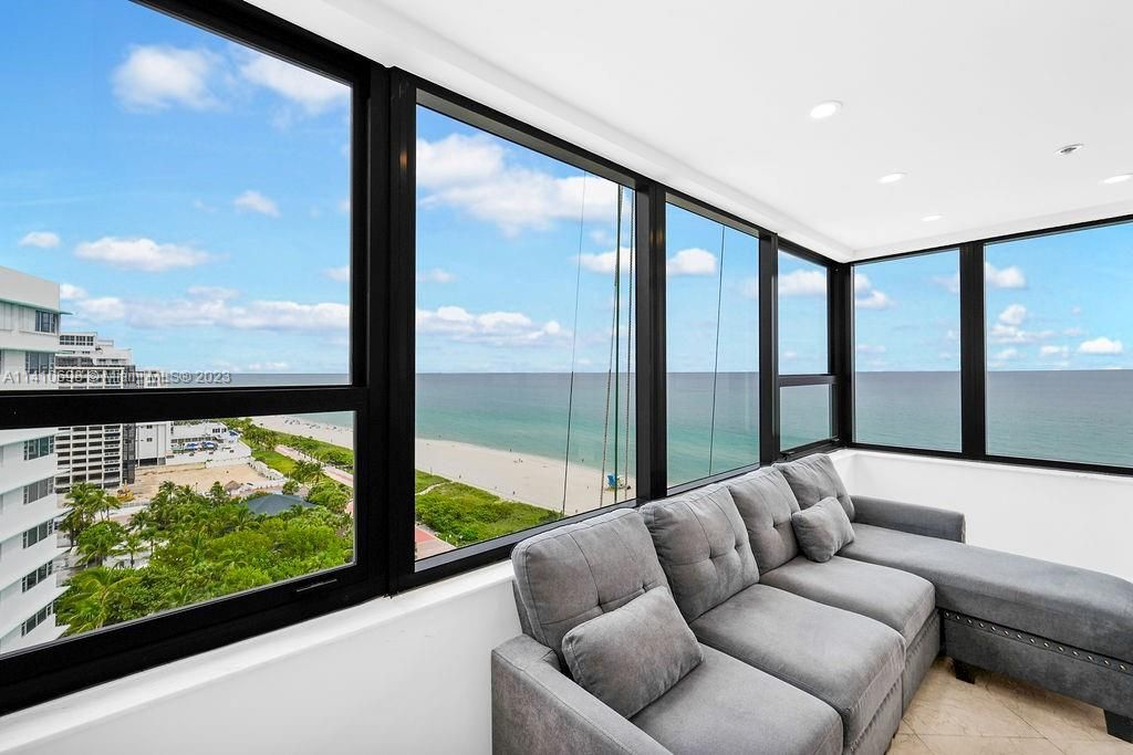 Recently Sold: $1,290,000 (2 beds, 2 baths, 1180 Square Feet)