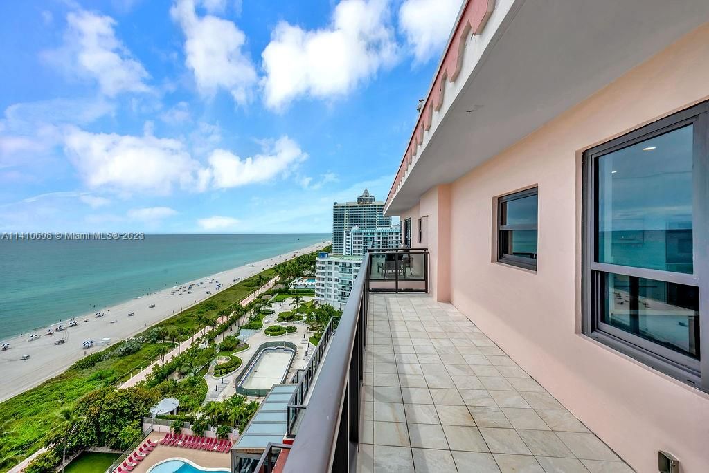 Recently Sold: $1,290,000 (2 beds, 2 baths, 1180 Square Feet)