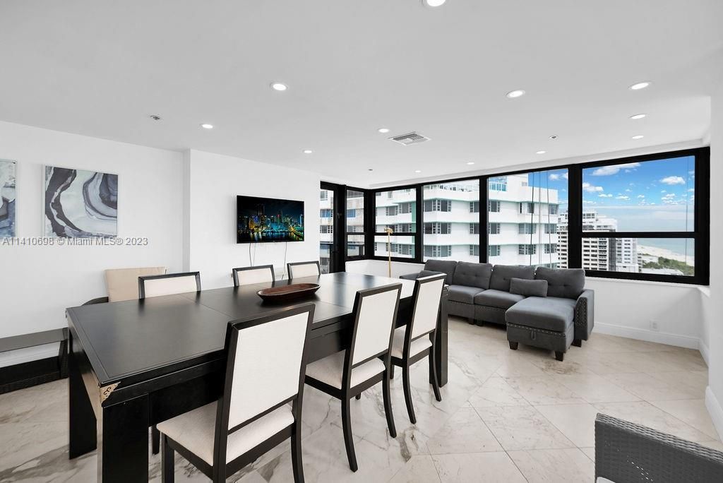 Recently Sold: $1,290,000 (2 beds, 2 baths, 1180 Square Feet)