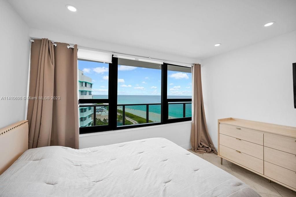 Recently Sold: $1,290,000 (2 beds, 2 baths, 1180 Square Feet)