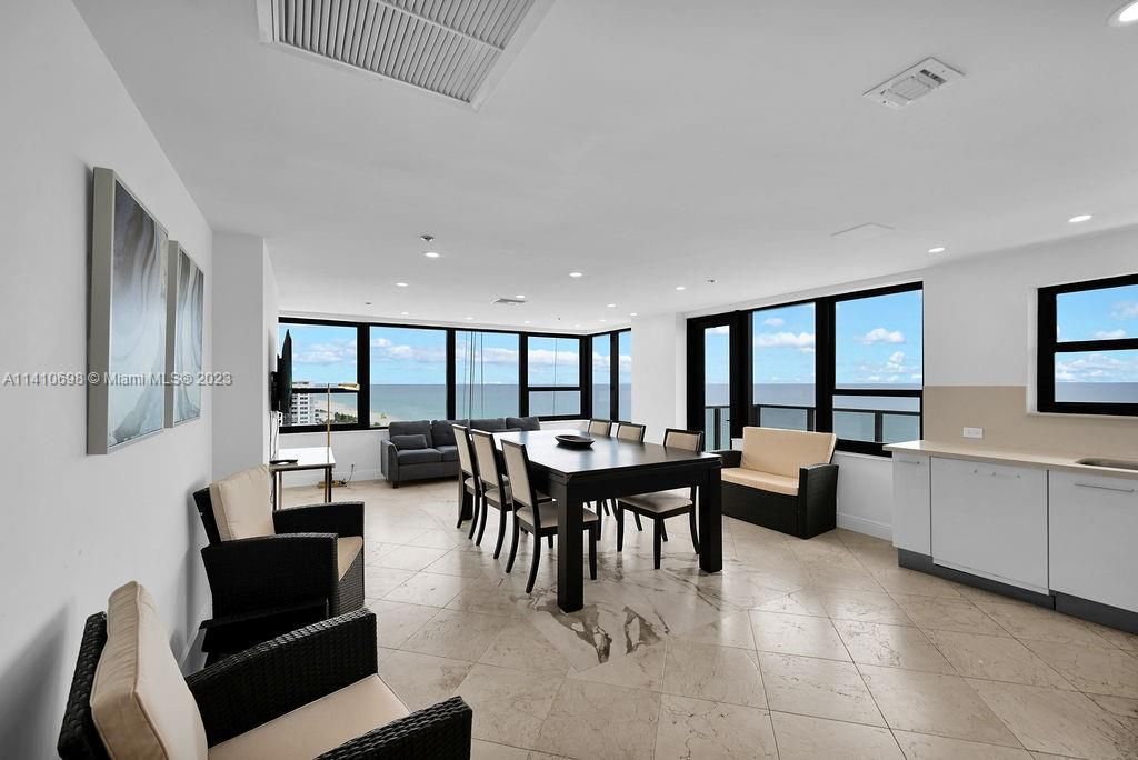 Recently Sold: $1,290,000 (2 beds, 2 baths, 1180 Square Feet)