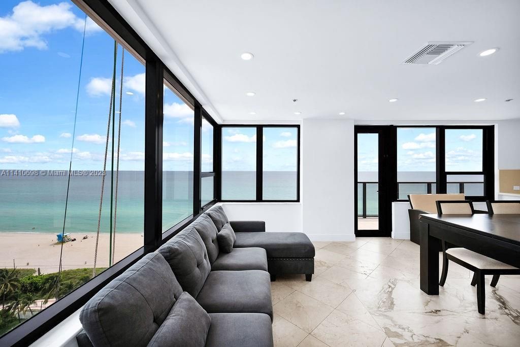 Recently Sold: $1,290,000 (2 beds, 2 baths, 1180 Square Feet)