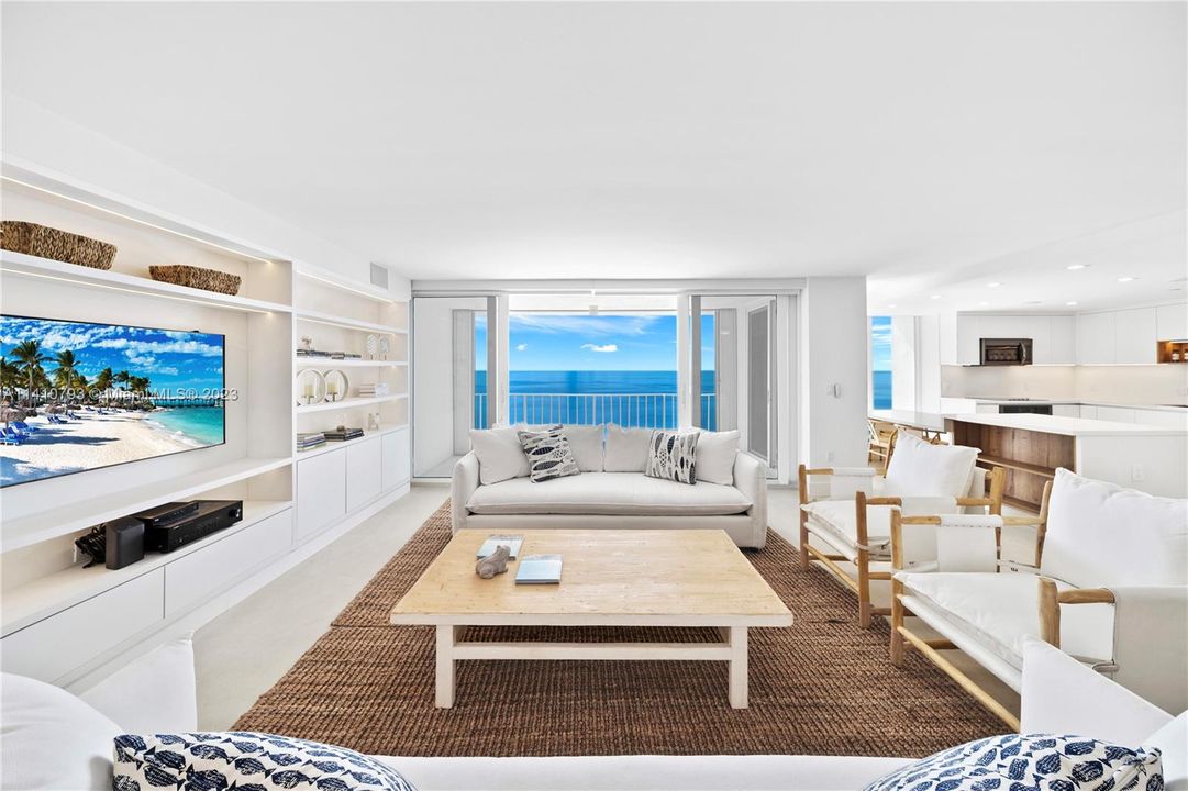 Recently Sold: $2,380,000 (2 beds, 2 baths, 1875 Square Feet)