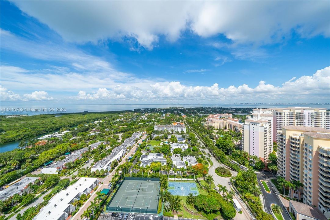 Recently Sold: $2,380,000 (2 beds, 2 baths, 1875 Square Feet)