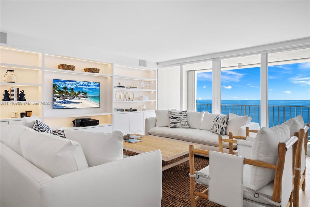 Recently Sold: $2,380,000 (2 beds, 2 baths, 1875 Square Feet)