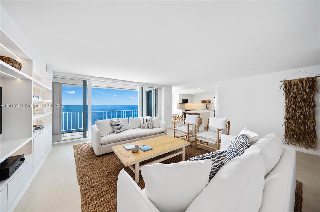 Recently Sold: $2,380,000 (2 beds, 2 baths, 1875 Square Feet)