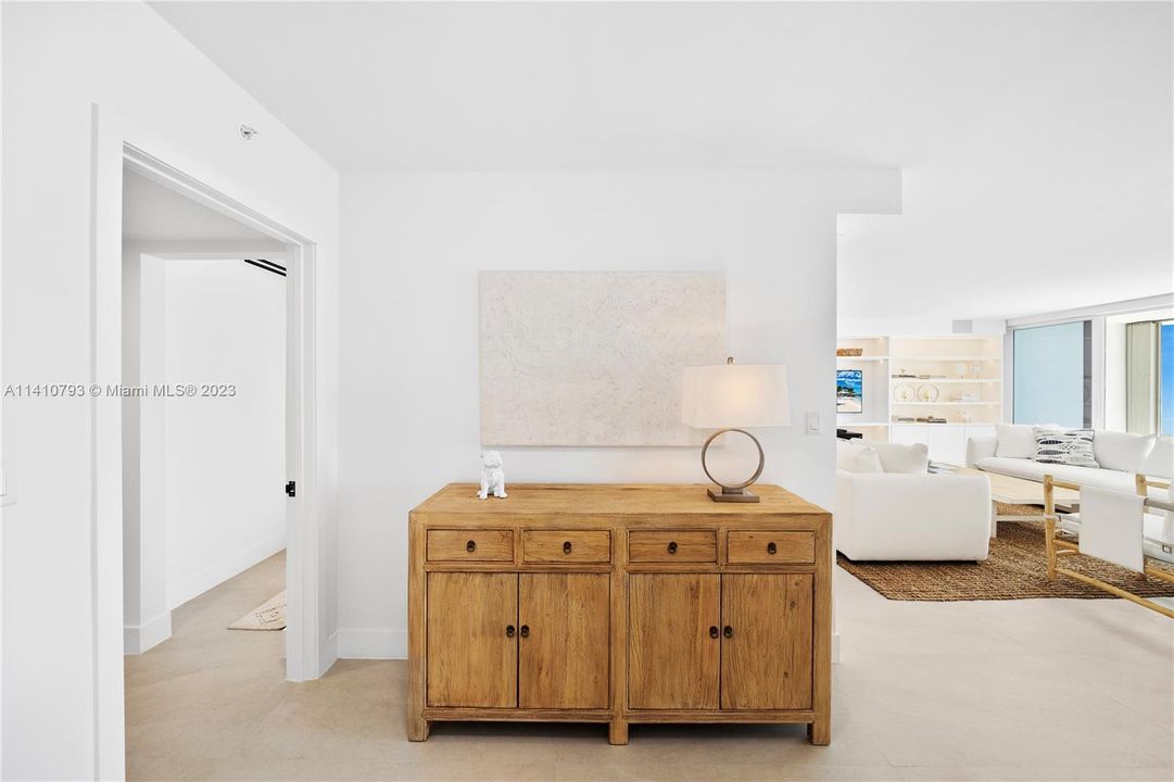 Recently Sold: $2,380,000 (2 beds, 2 baths, 1875 Square Feet)