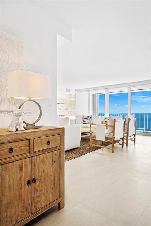 Recently Sold: $2,380,000 (2 beds, 2 baths, 1875 Square Feet)