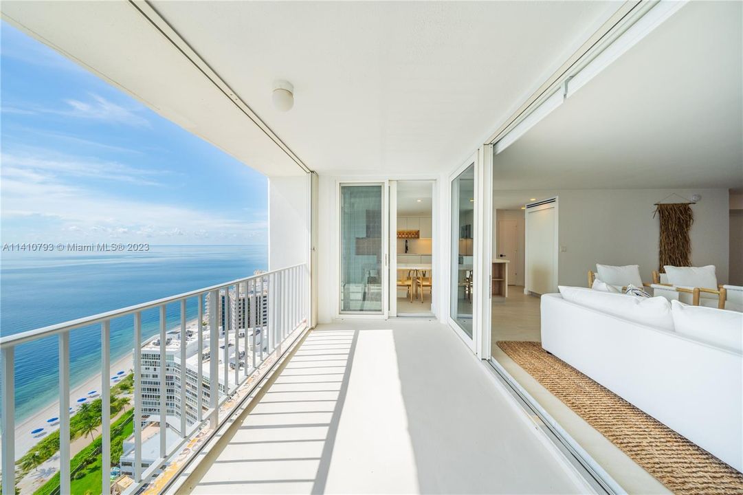 Recently Sold: $2,380,000 (2 beds, 2 baths, 1875 Square Feet)