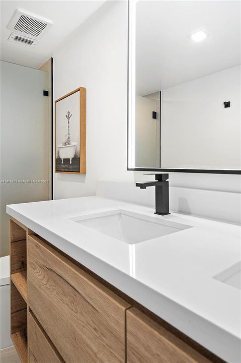 Recently Sold: $2,380,000 (2 beds, 2 baths, 1875 Square Feet)