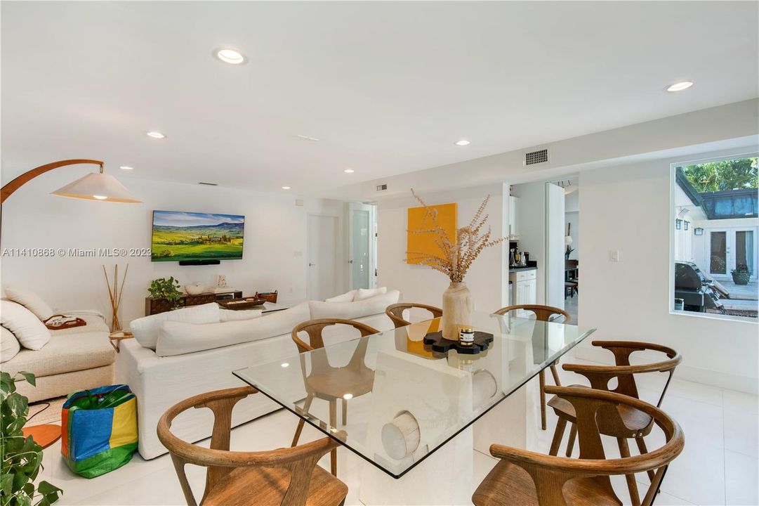 Recently Rented: $19,500 (5 beds, 4 baths, 3006 Square Feet)